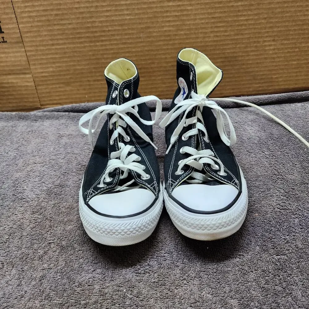 Chuck Taylor Black Hightop converse shoes 9 Mens or 11 Womens Excellent  b50